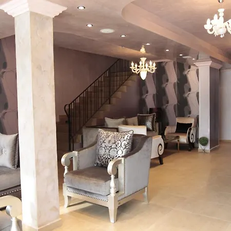 Palazzo 3* بايالا