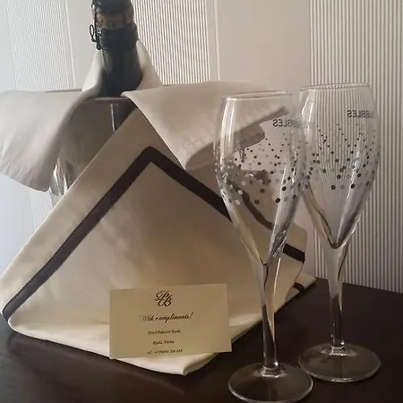 Palazzo 3* بايالا